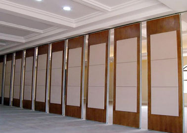 ประตูแบ่งกันเสียงเลื่อนพับไม่มีแทร็กที่สามารถเคลื่อนย้ายผนังสำหรับสำนักงานและโรงแรม