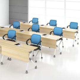 โต๊ะประชุมและเก้าอี้ที่วางซ้อนกันได้น้ำหนักเบาปรับได้สำหรับห้องฝึกอบรม