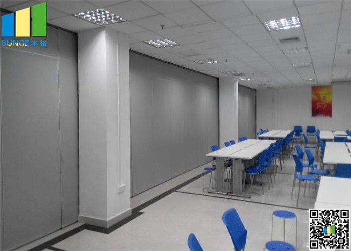 Wooden Surface Folding Partiion Walls , Sliding Decorative Durable Office Partition Soundproof